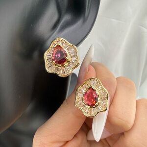 Vintage guest jewelry Gold and Red Teardrop Earrings